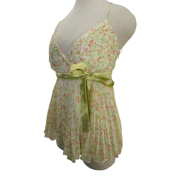 Sanctuary Floral Pleated Babydoll Top (Size M, NWT) - Picture 3 of 9